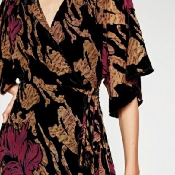 ZARA FLORAL VELVET WRAP MIDI DRESS - Picture 5 of 8